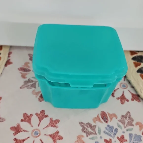Kraft Singles Storage Container with Snap Lid - Picture 3 of 3